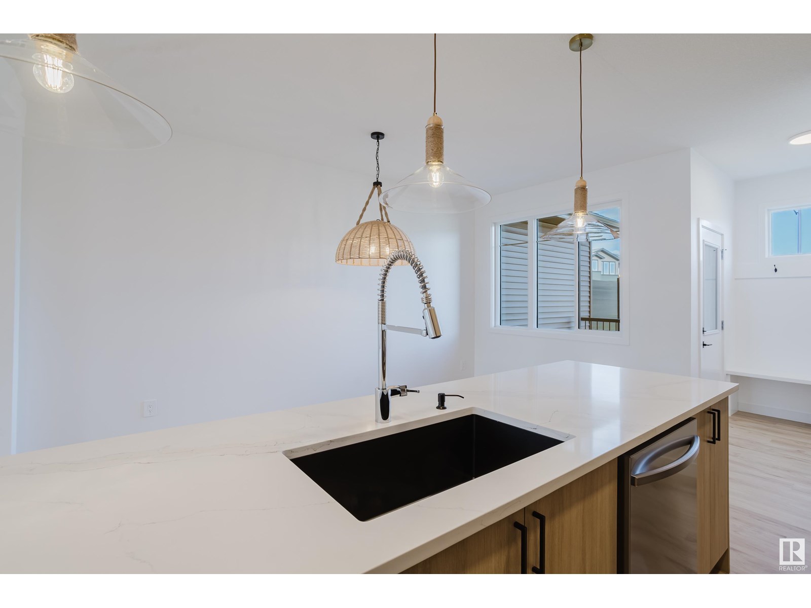 Photo 14 of 1333 Keswick Dr Sw, Edmonton AB
