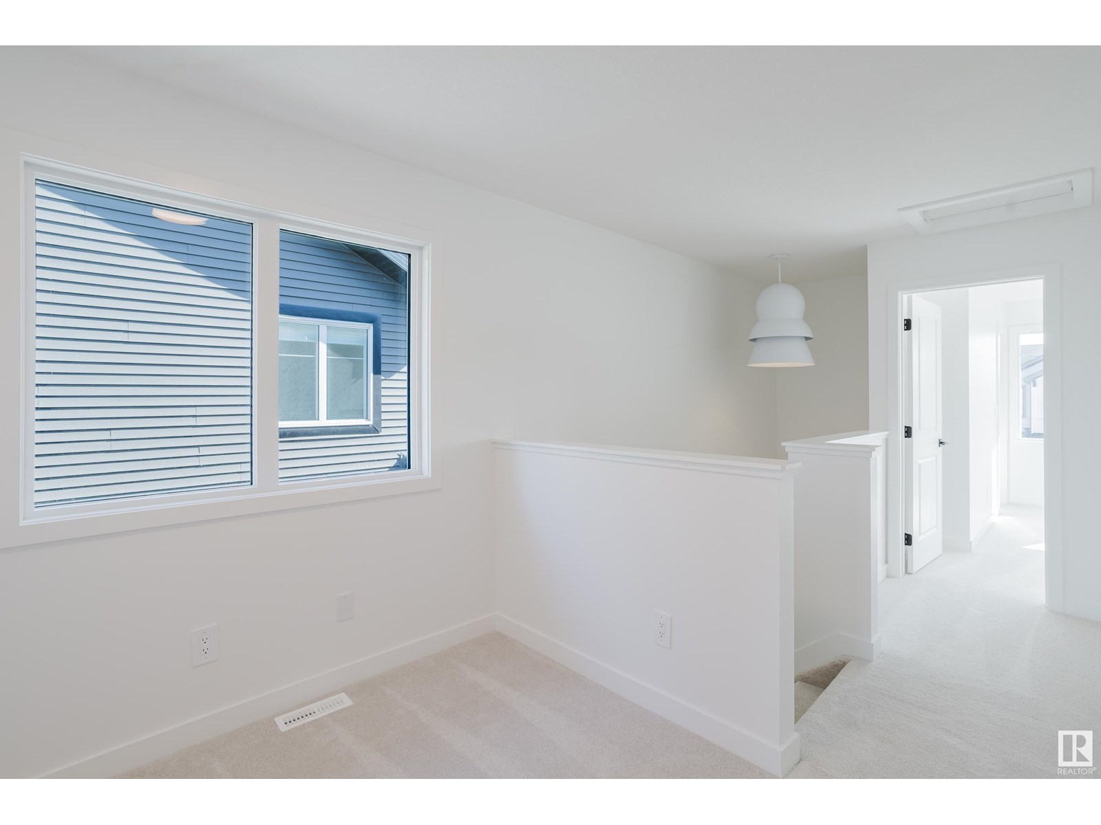 Photo 17 of 1333 Keswick Dr Sw, Edmonton AB