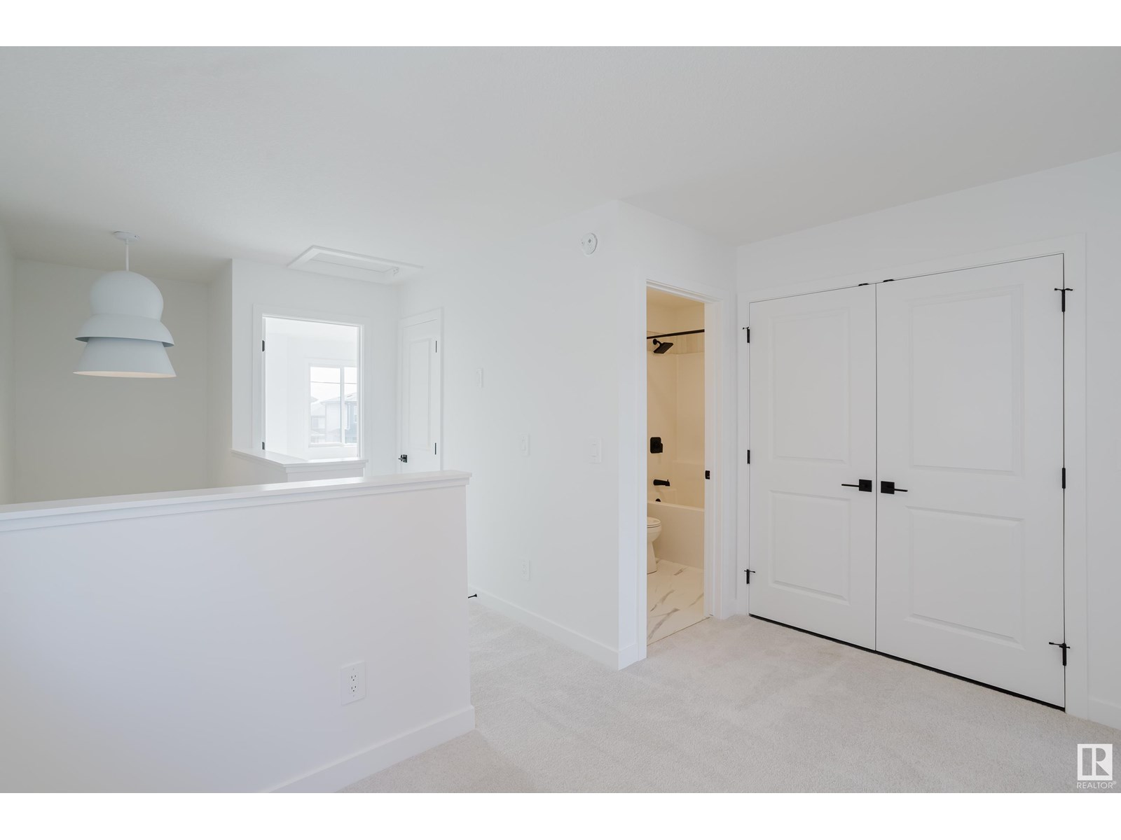 Photo 18 of 1333 Keswick Dr Sw, Edmonton AB