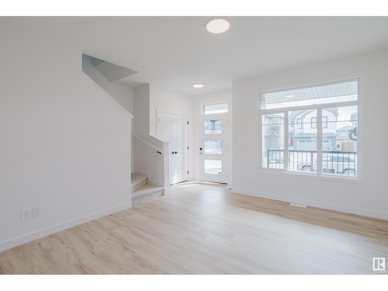 Photo 5 of 1333 Keswick Dr Sw, Edmonton AB