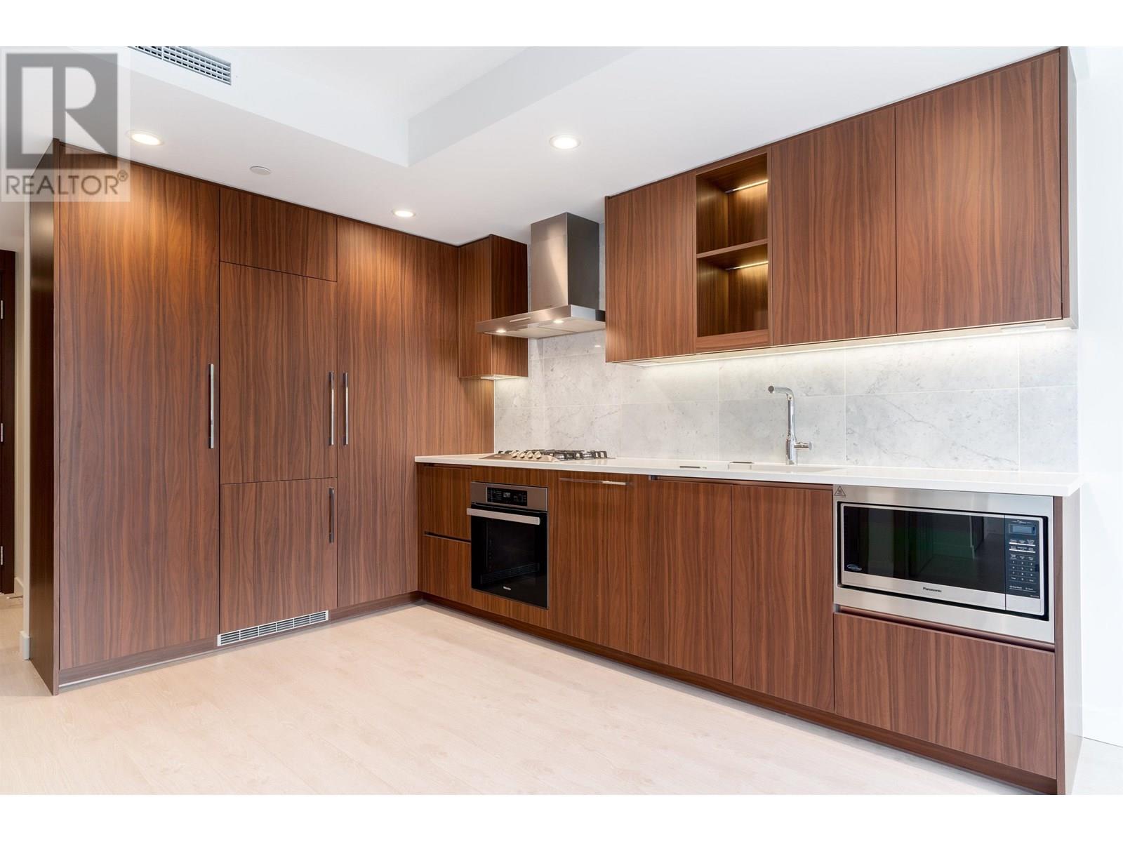 Photo 5 of 603 1768 Cook Street, Vancouver BC