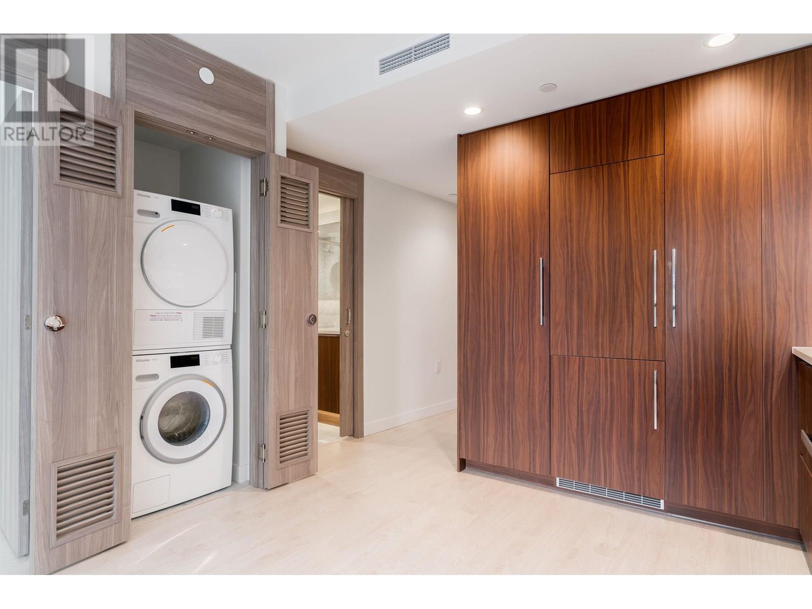 Photo 6 of 603 1768 Cook Street, Vancouver BC