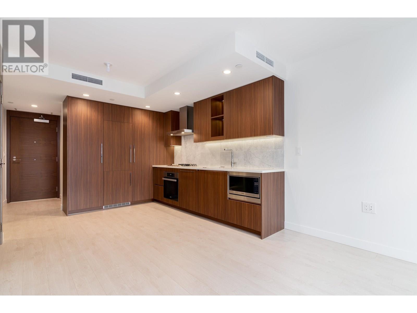 Photo 3 of 603 1768 Cook Street, Vancouver BC