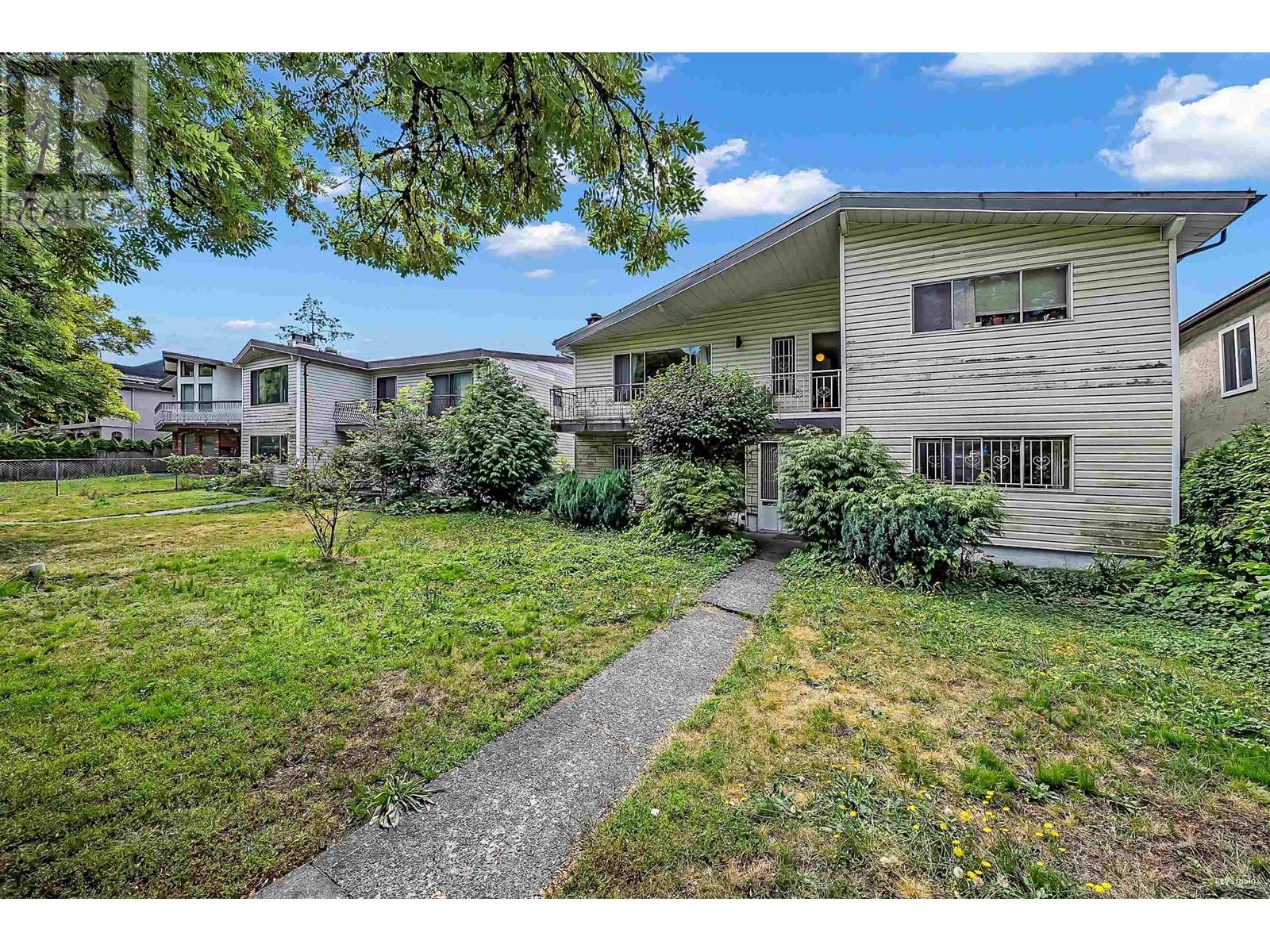 Photo 2 of 744 E 19th Avenue, Vancouver BC