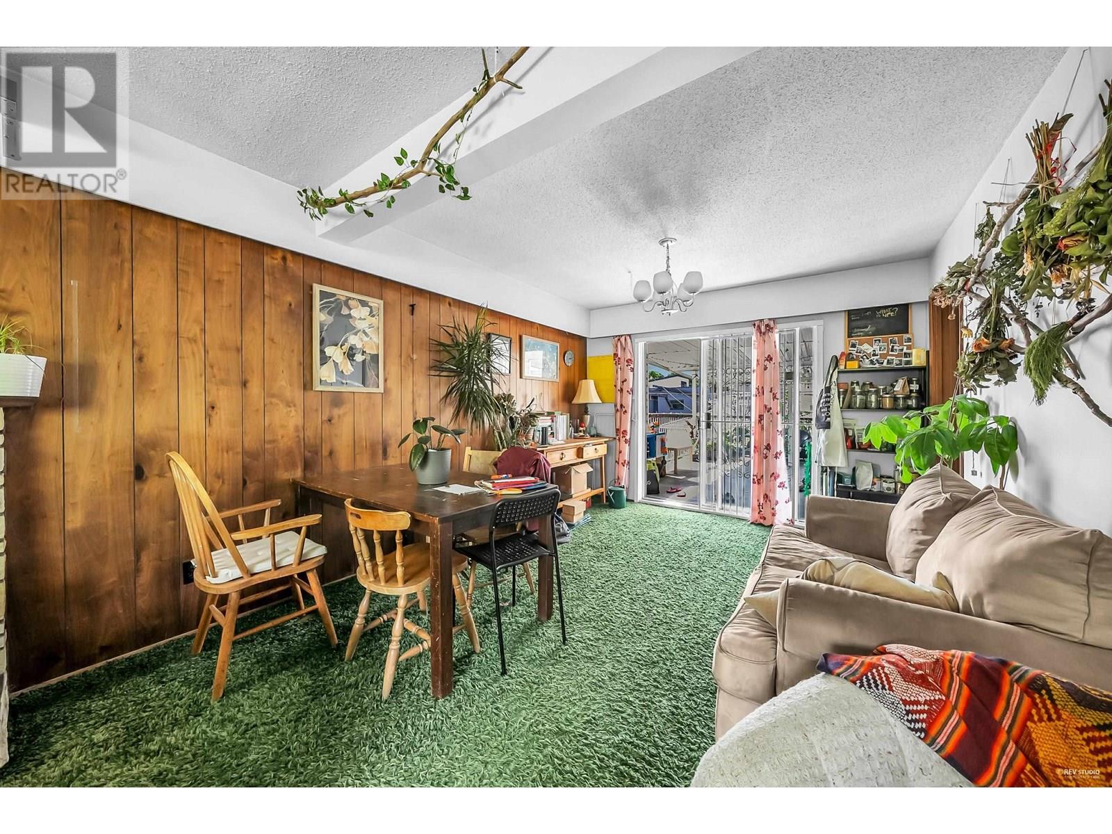 Photo 4 of 744 E 19th Avenue, Vancouver BC