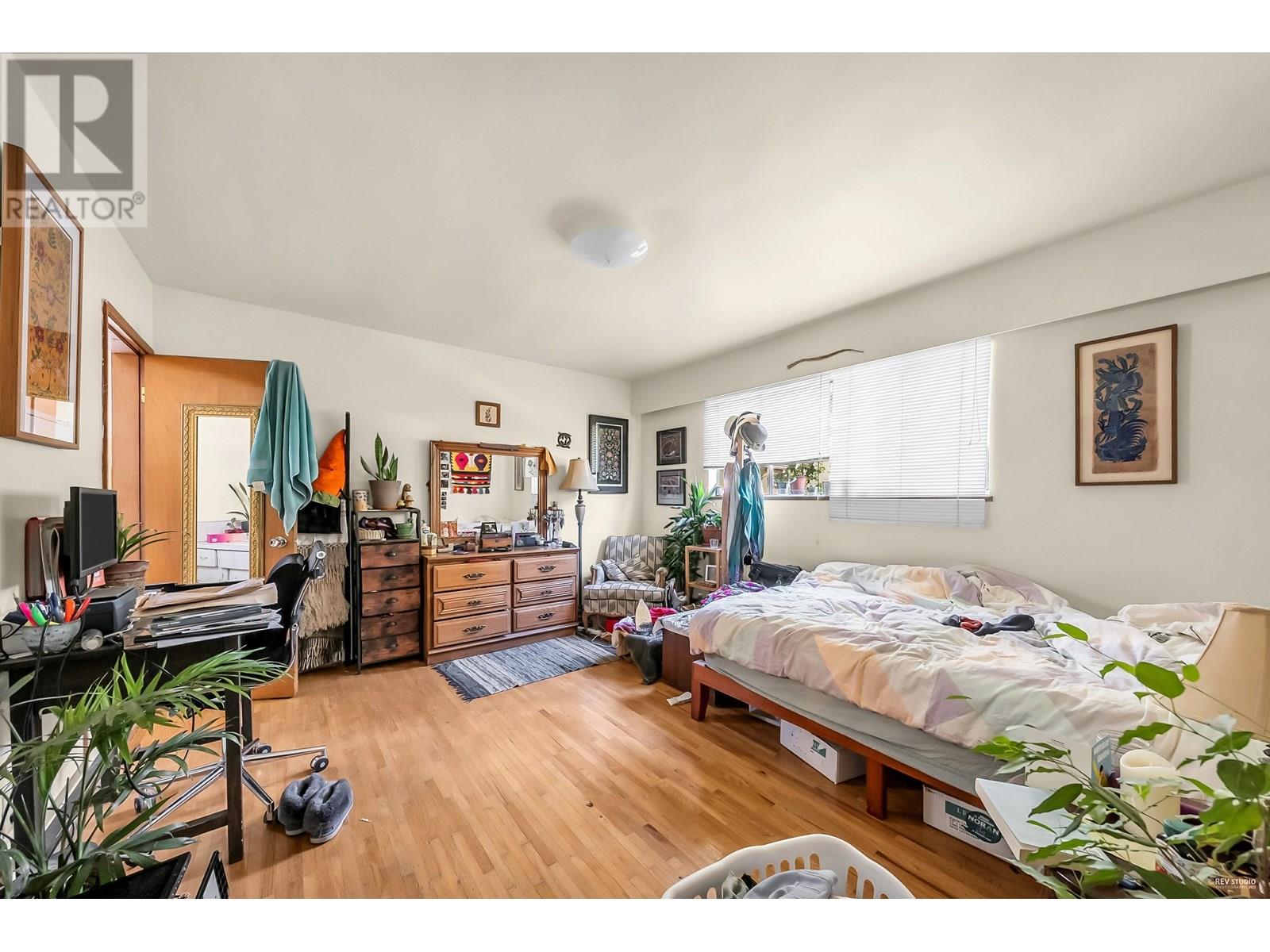 Photo 21 of 744 E 19th Avenue, Vancouver BC