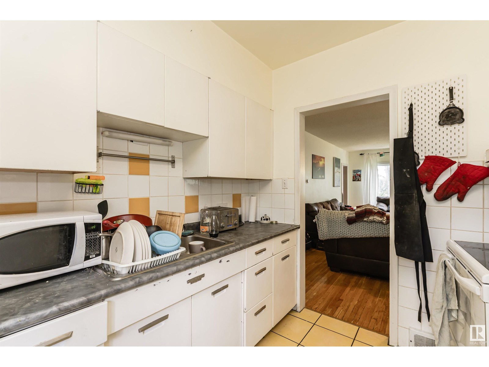 Photo 9 of 10922 84 Av Nw, Edmonton AB