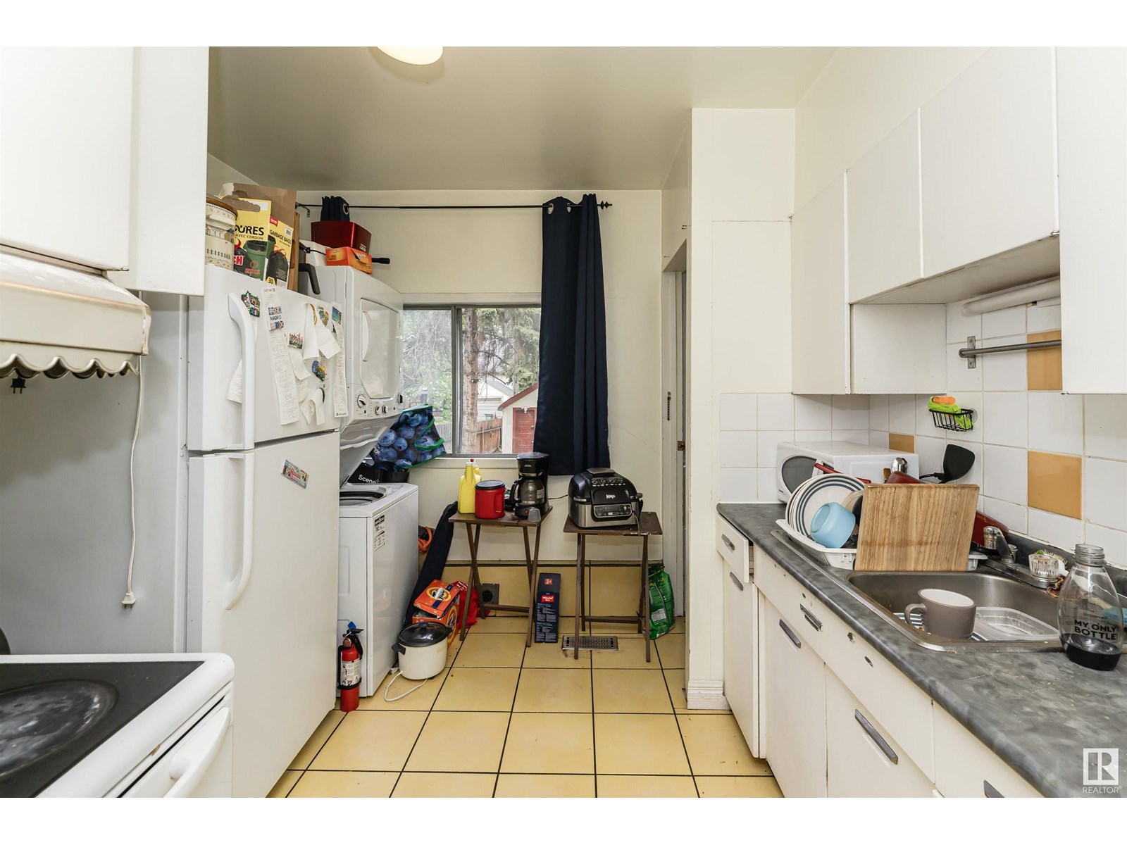 Photo 10 of 10922 84 Av Nw, Edmonton AB