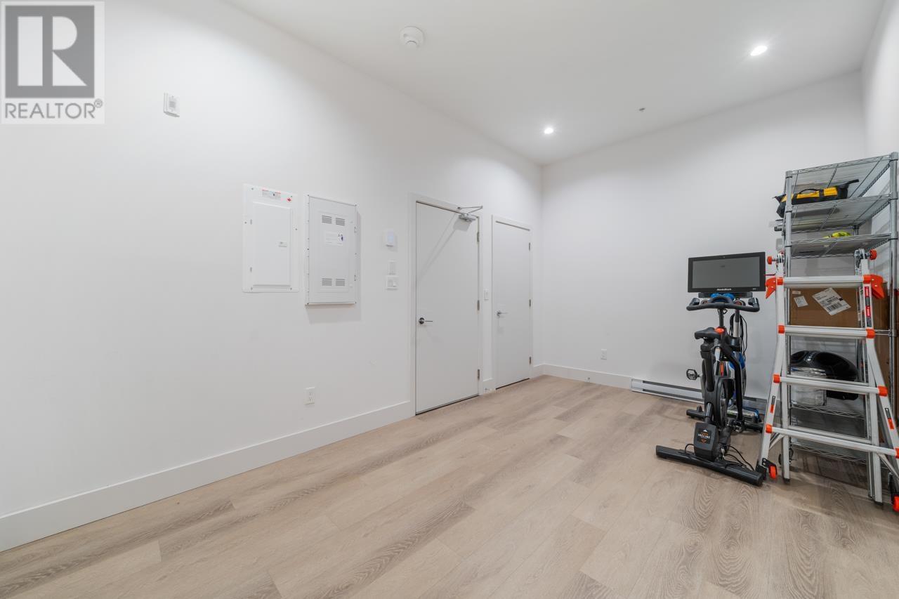 Photo 18 of 402 6933 Arcola Street, Burnaby BC