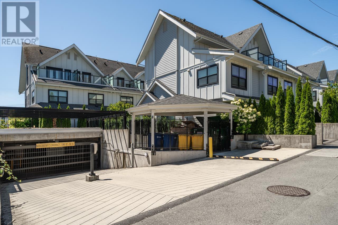 Photo 4 of 402 6933 Arcola Street, Burnaby BC
