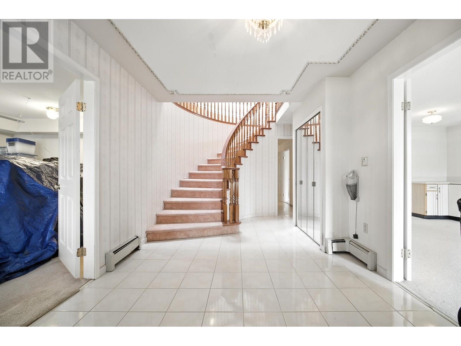 Photo 6 of 4423 William Street, Burnaby BC