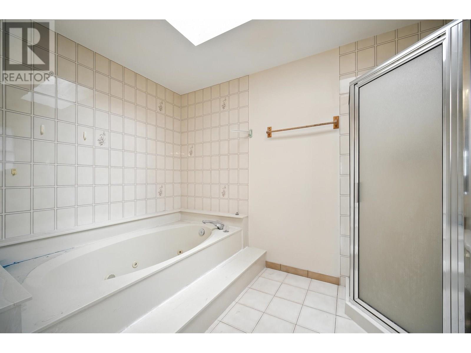 Photo 22 of 4423 William Street, Burnaby BC