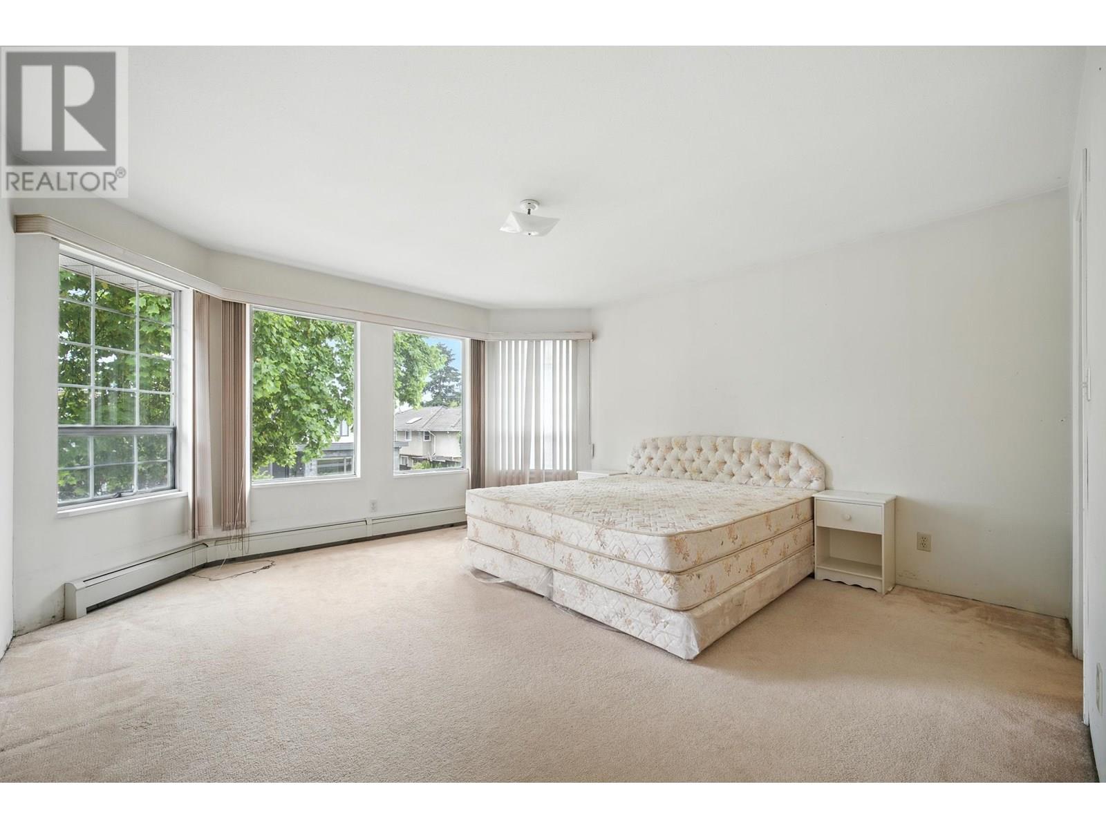 Photo 23 of 4423 William Street, Burnaby BC