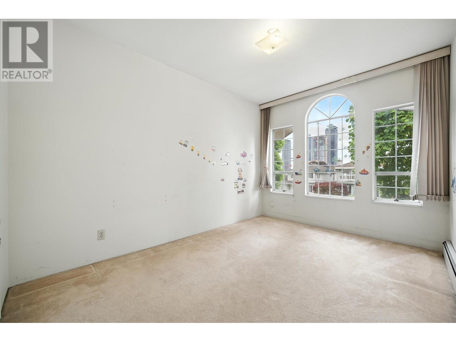 Photo 24 of 4423 William Street, Burnaby BC