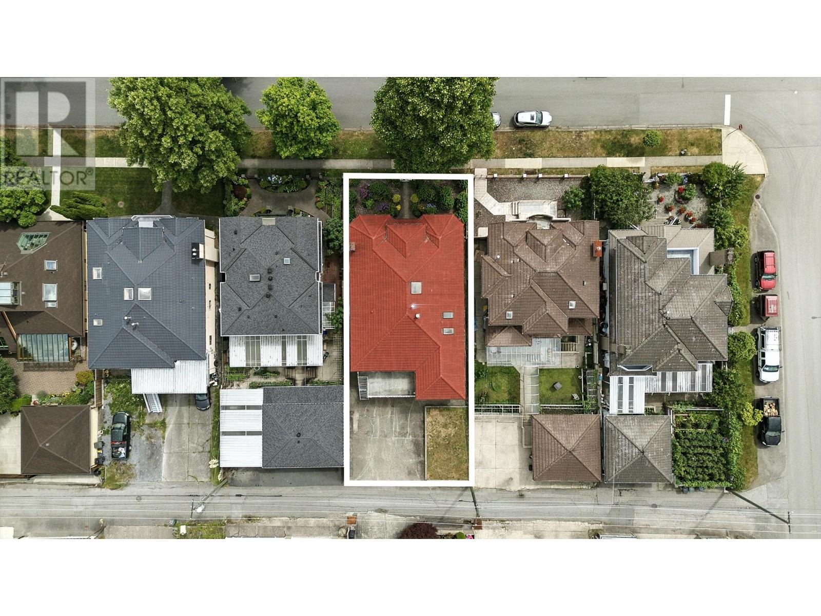 Photo 37 of 4423 William Street, Burnaby BC