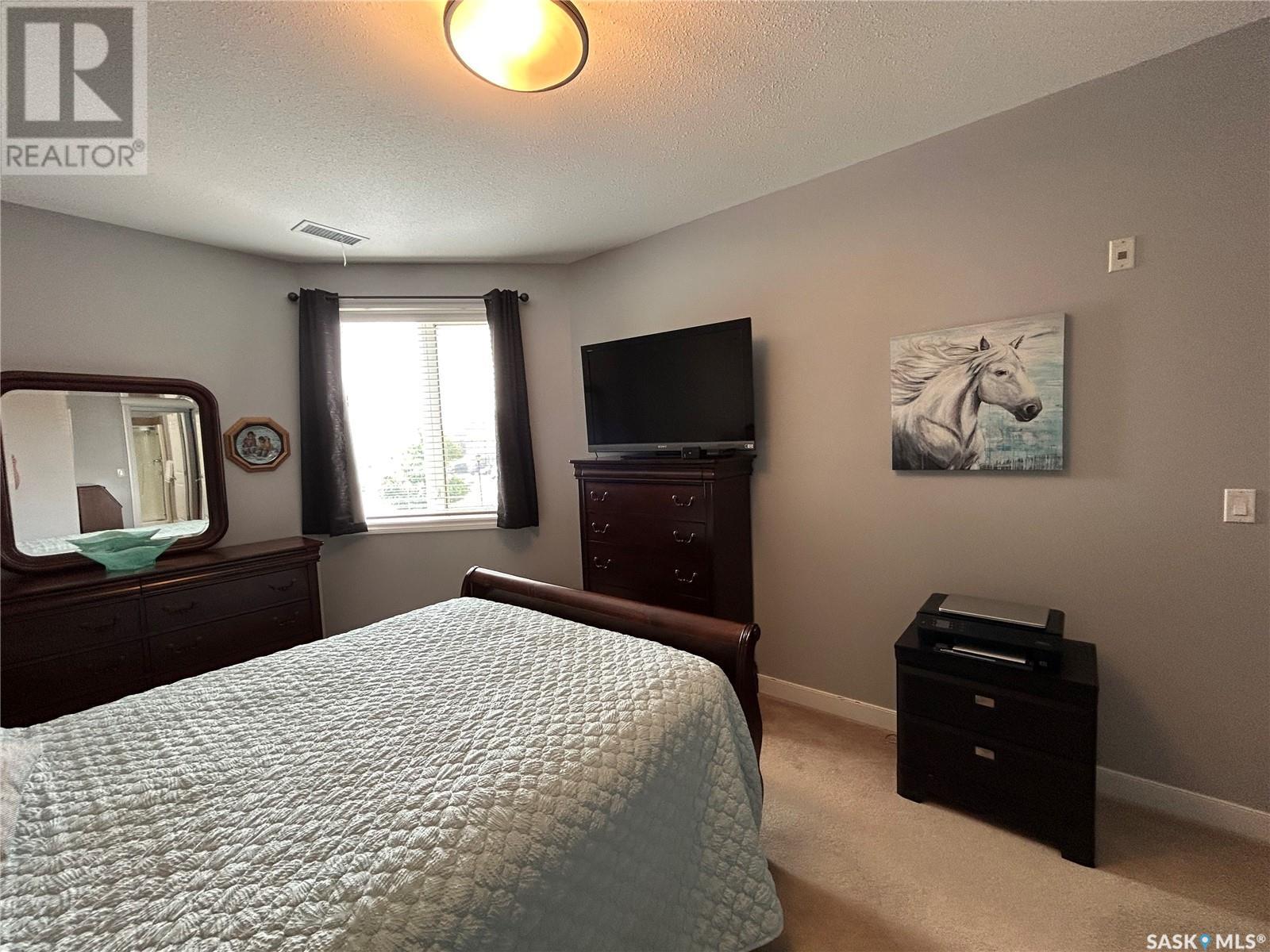 Photo 2 of 201 405 Cartwright Street, Saskatoon SK