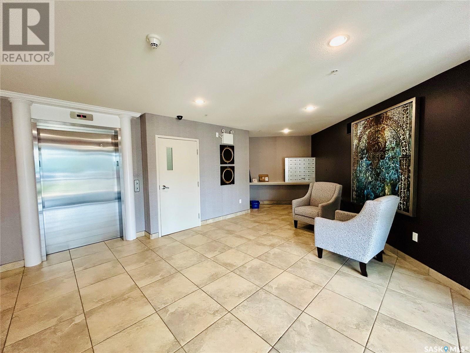 Photo 3 of 201 405 Cartwright Street, Saskatoon SK