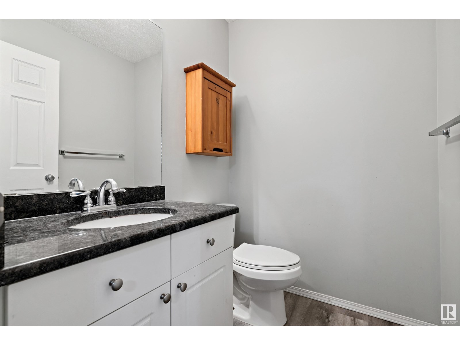 Photo 14 of 42 10909 106 St Nw, Edmonton AB