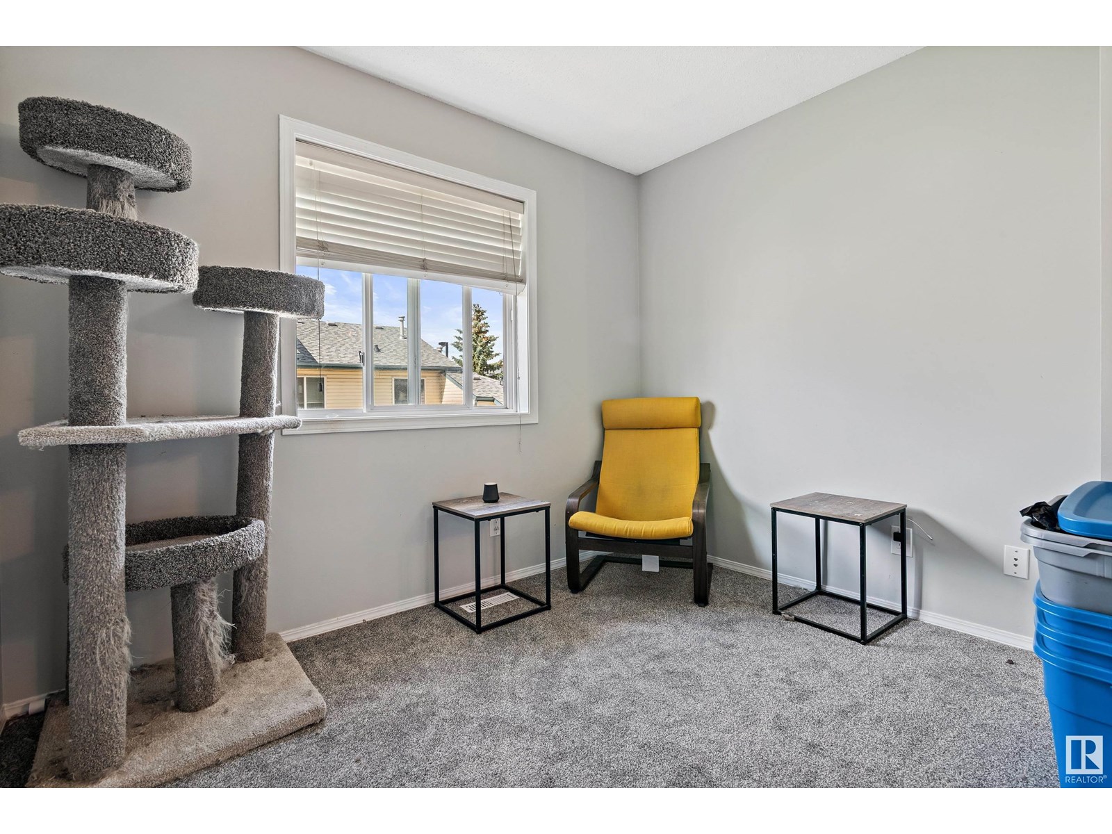 Photo 16 of 42 10909 106 St Nw, Edmonton AB