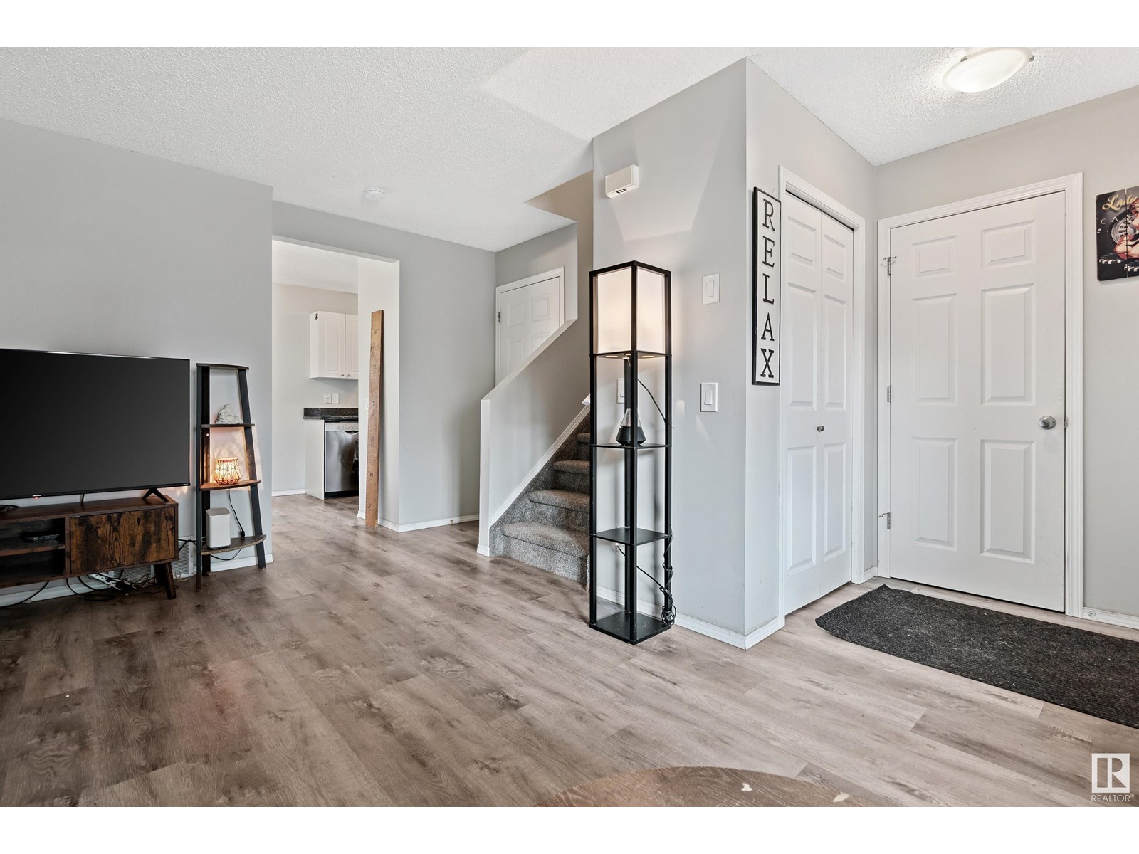 Photo 6 of 42 10909 106 St Nw, Edmonton AB