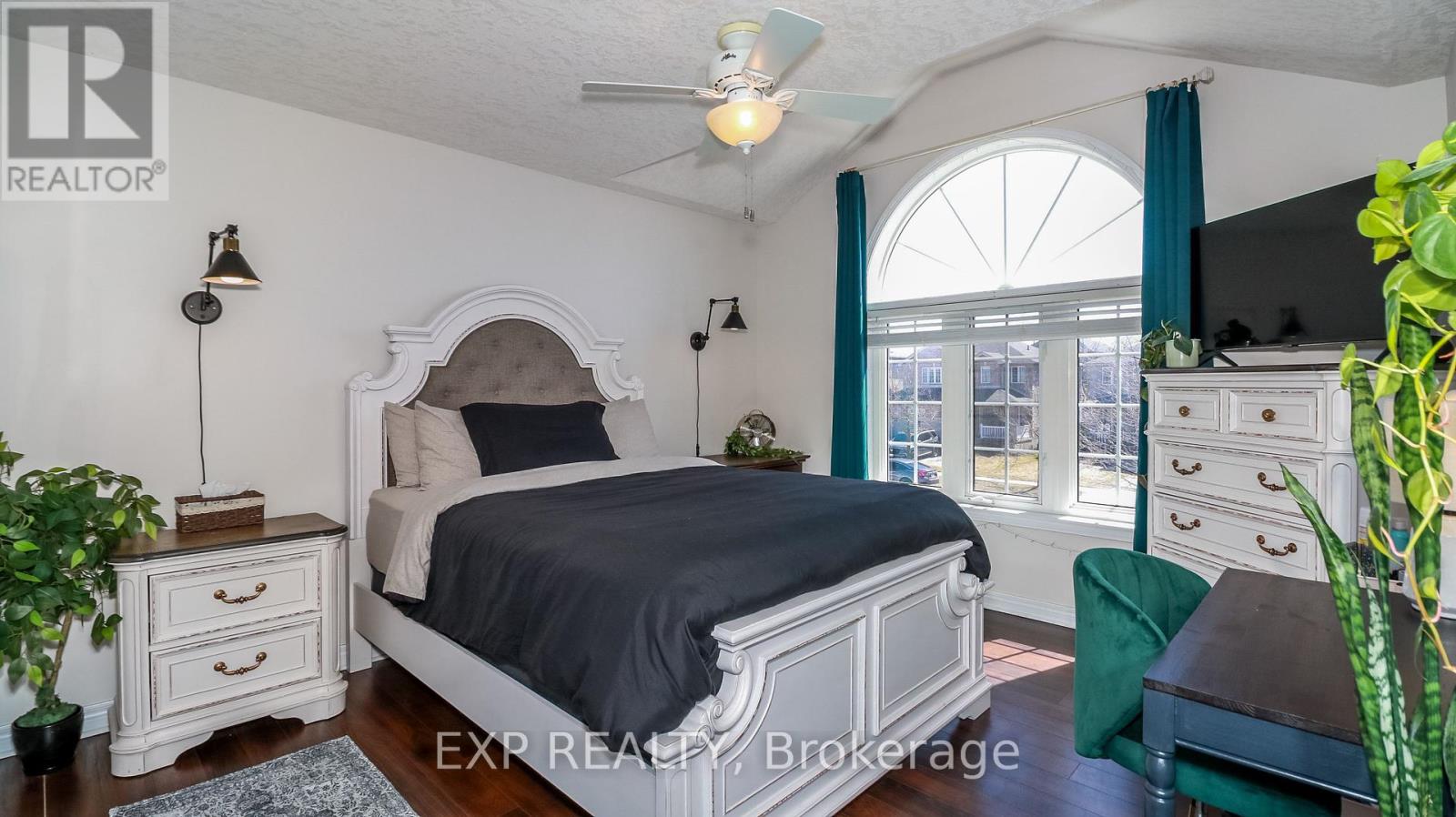 Photo 18 of 40 Benjamin Lane, Barrie ON