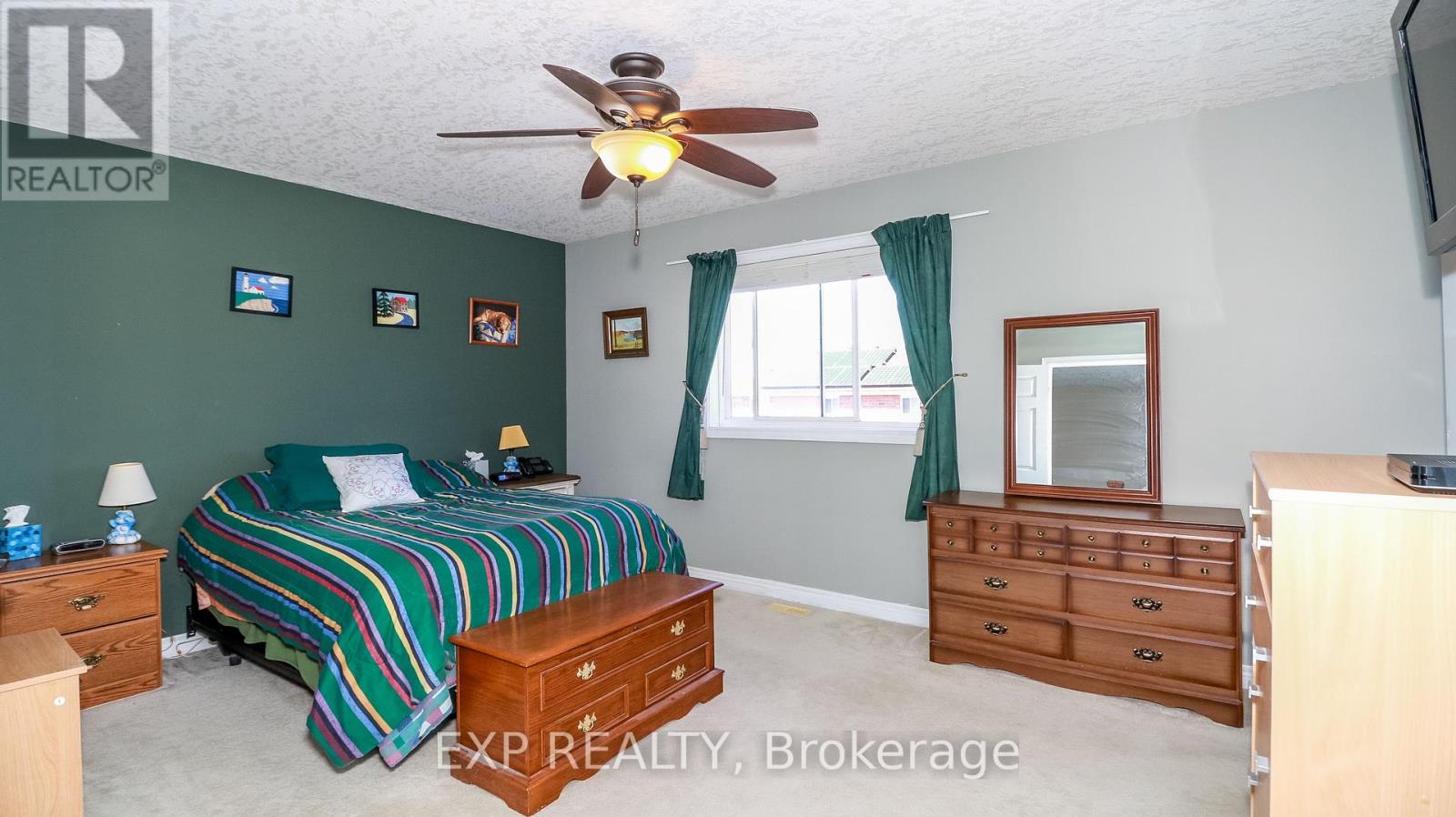 Photo 19 of 40 Benjamin Lane, Barrie ON