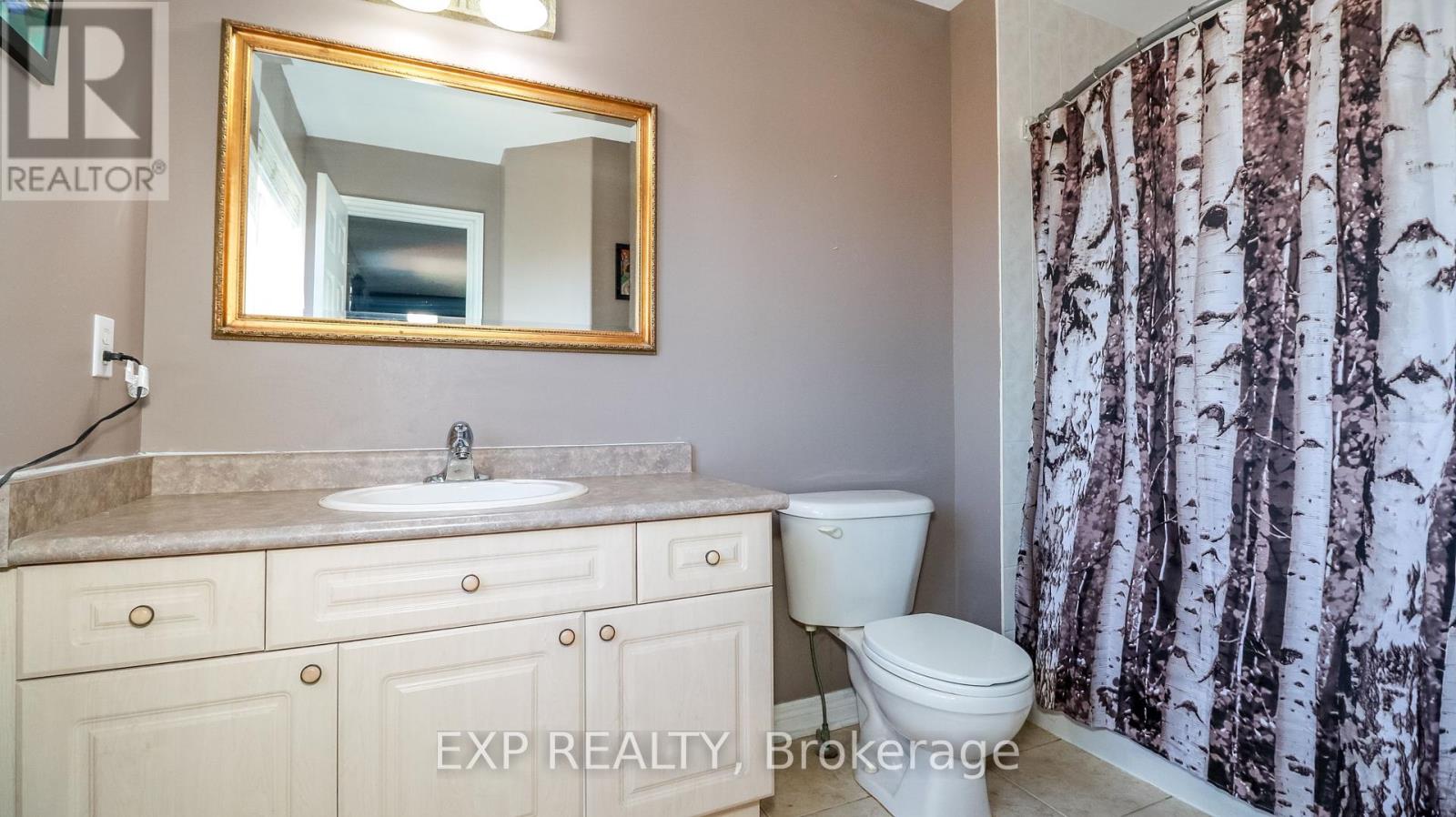 Photo 17 of 40 Benjamin Lane, Barrie ON