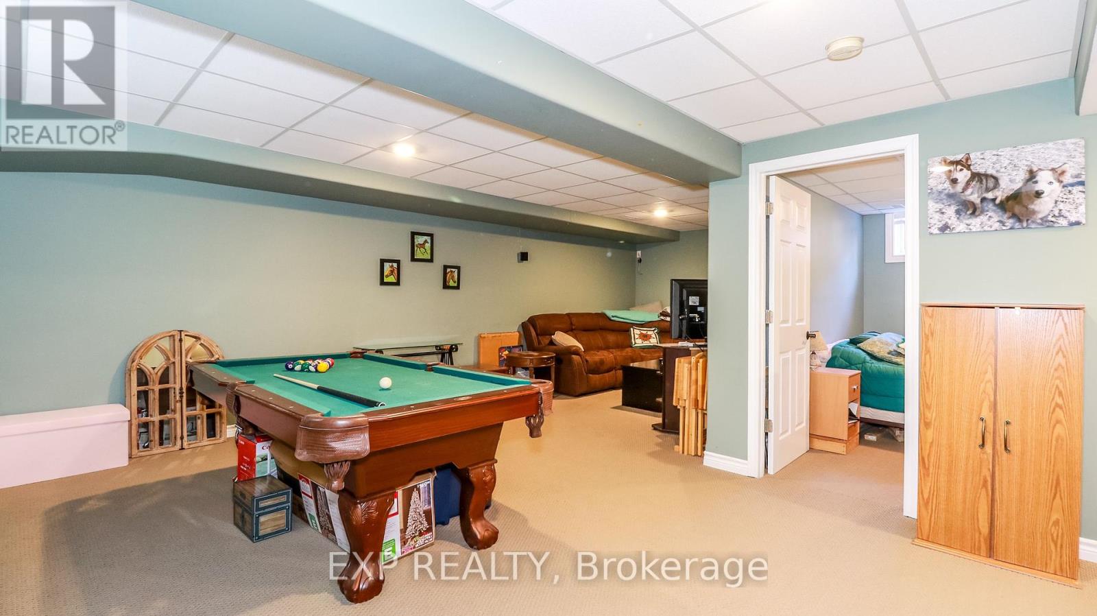 Photo 4 of 40 Benjamin Lane, Barrie ON