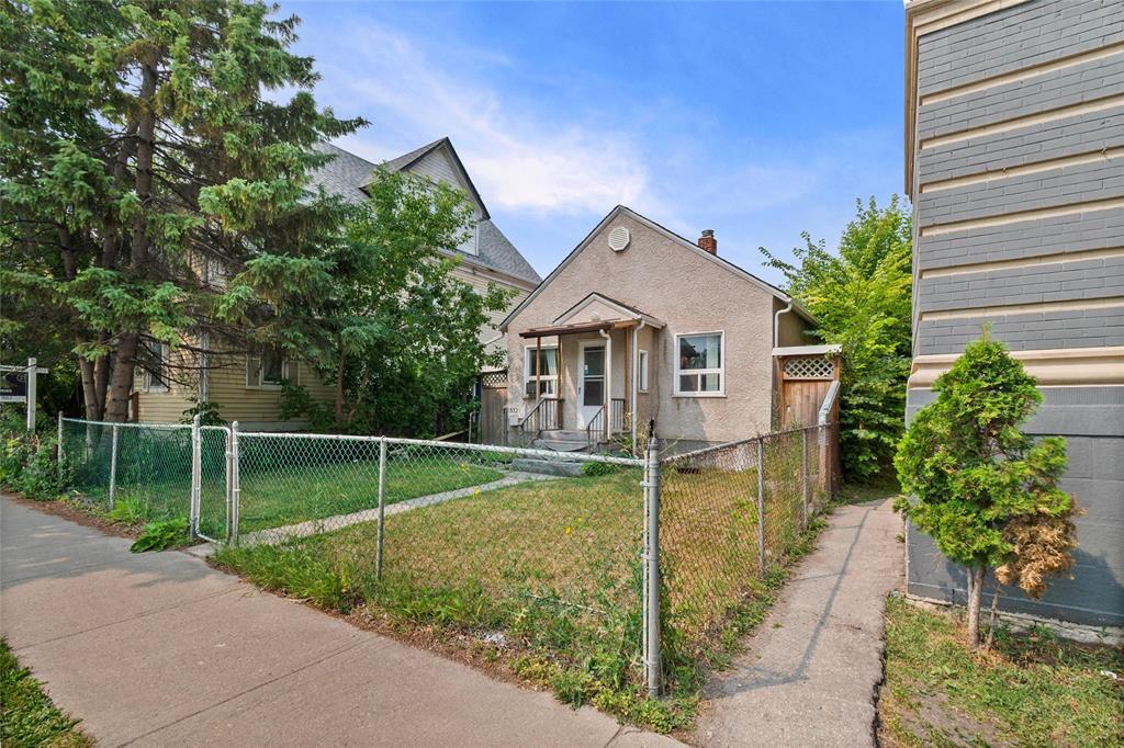 Photo 4 of 532 Maryland Street, Winnipeg MB