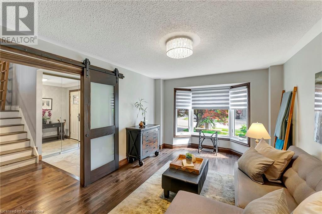 Photo 6 of 2024 Markle Drive, Oakville ON