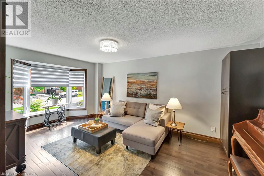 Photo 5 of 2024 Markle Drive, Oakville ON