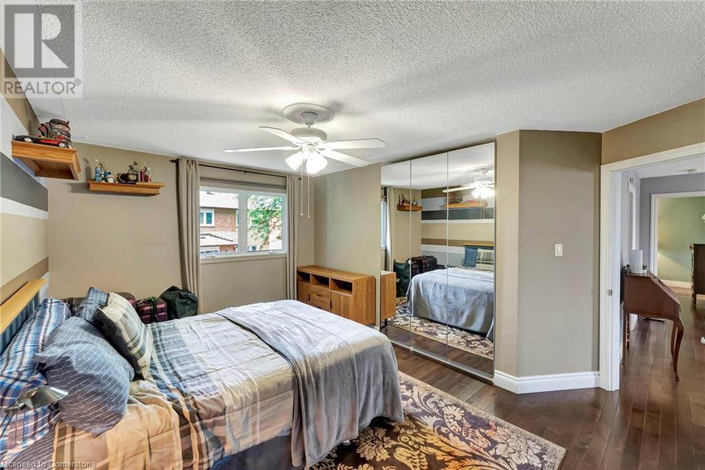 Photo 33 of 2024 Markle Drive, Oakville ON