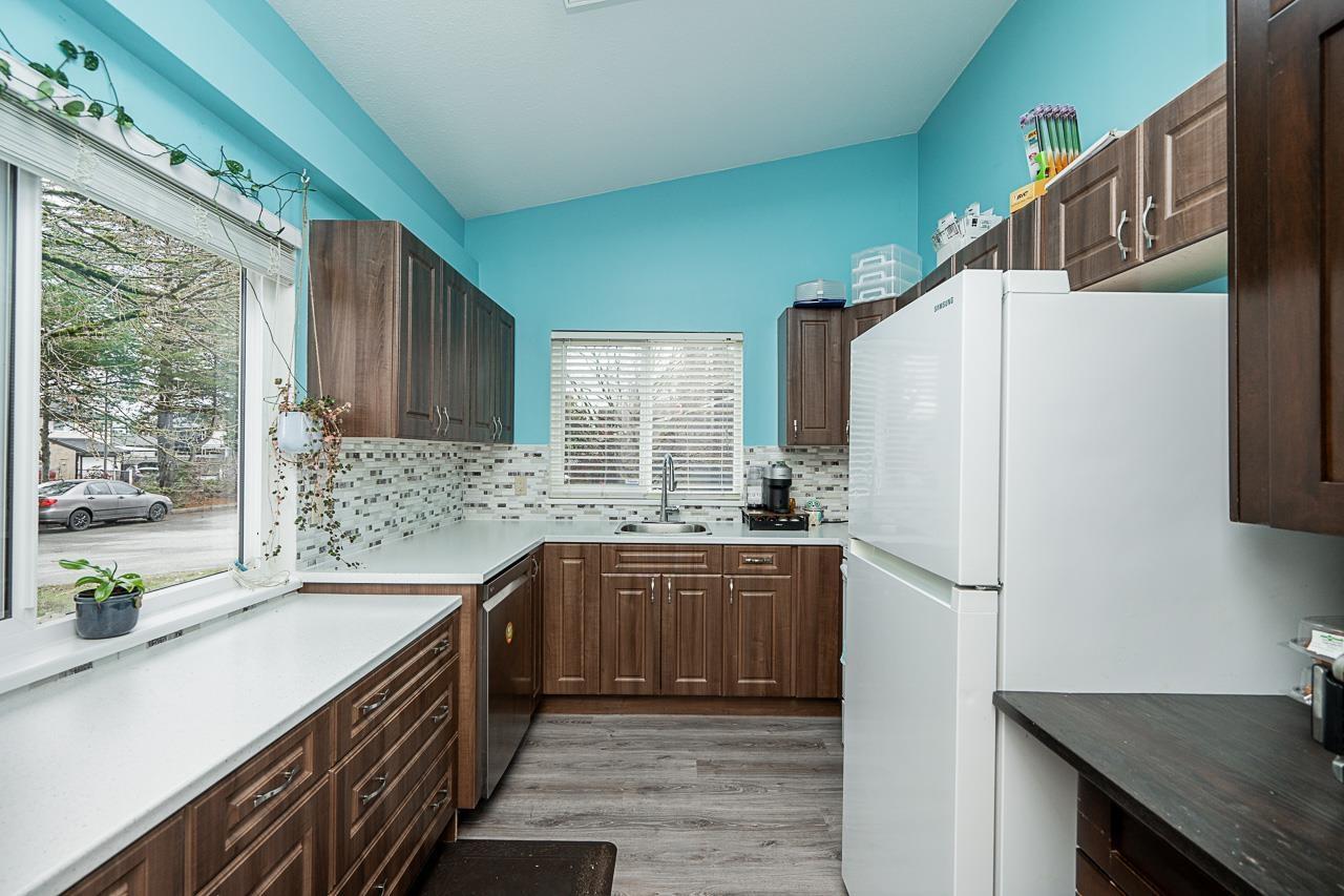Photo 6 of 12519 76 A Avenue, Surrey BC