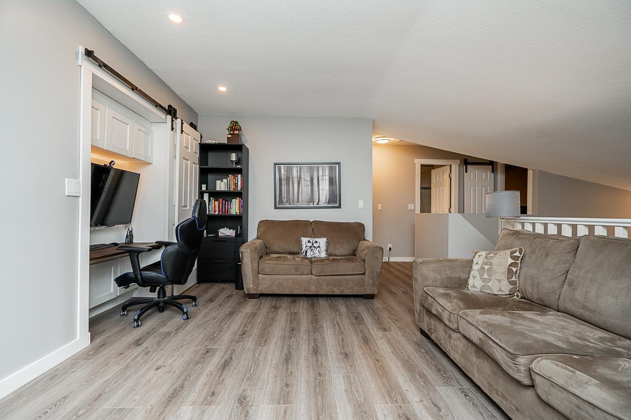 Photo 13 of 12519 76 A Avenue, Surrey BC
