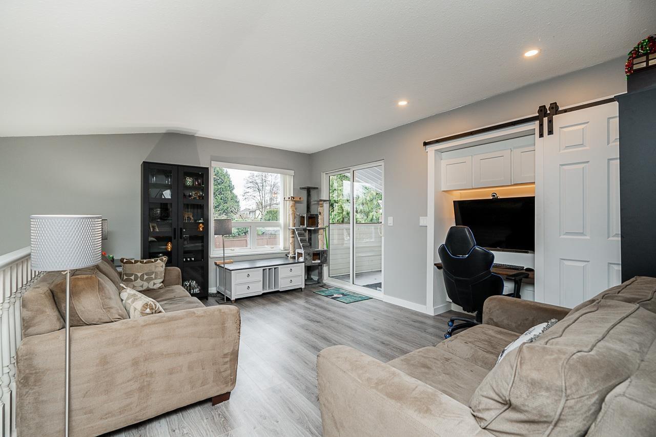 Photo 12 of 12519 76 A Avenue, Surrey BC