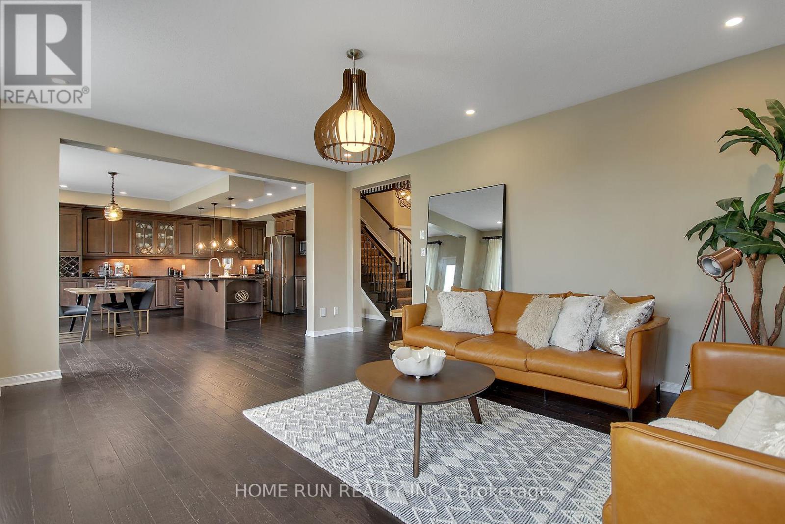 Photo 5 of 106 Danzig Terrace, Ottawa ON