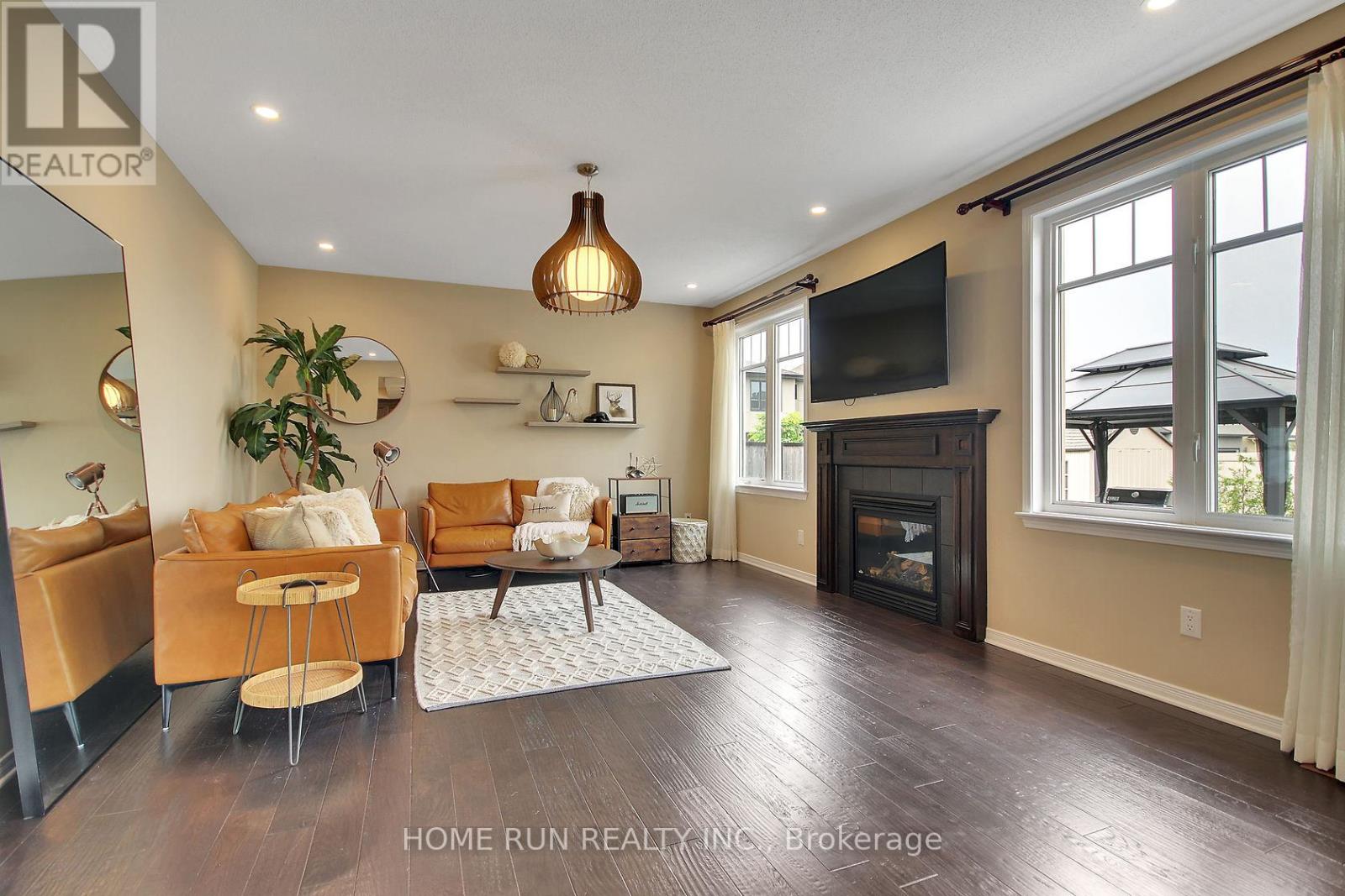 Photo 6 of 106 Danzig Terrace, Ottawa ON