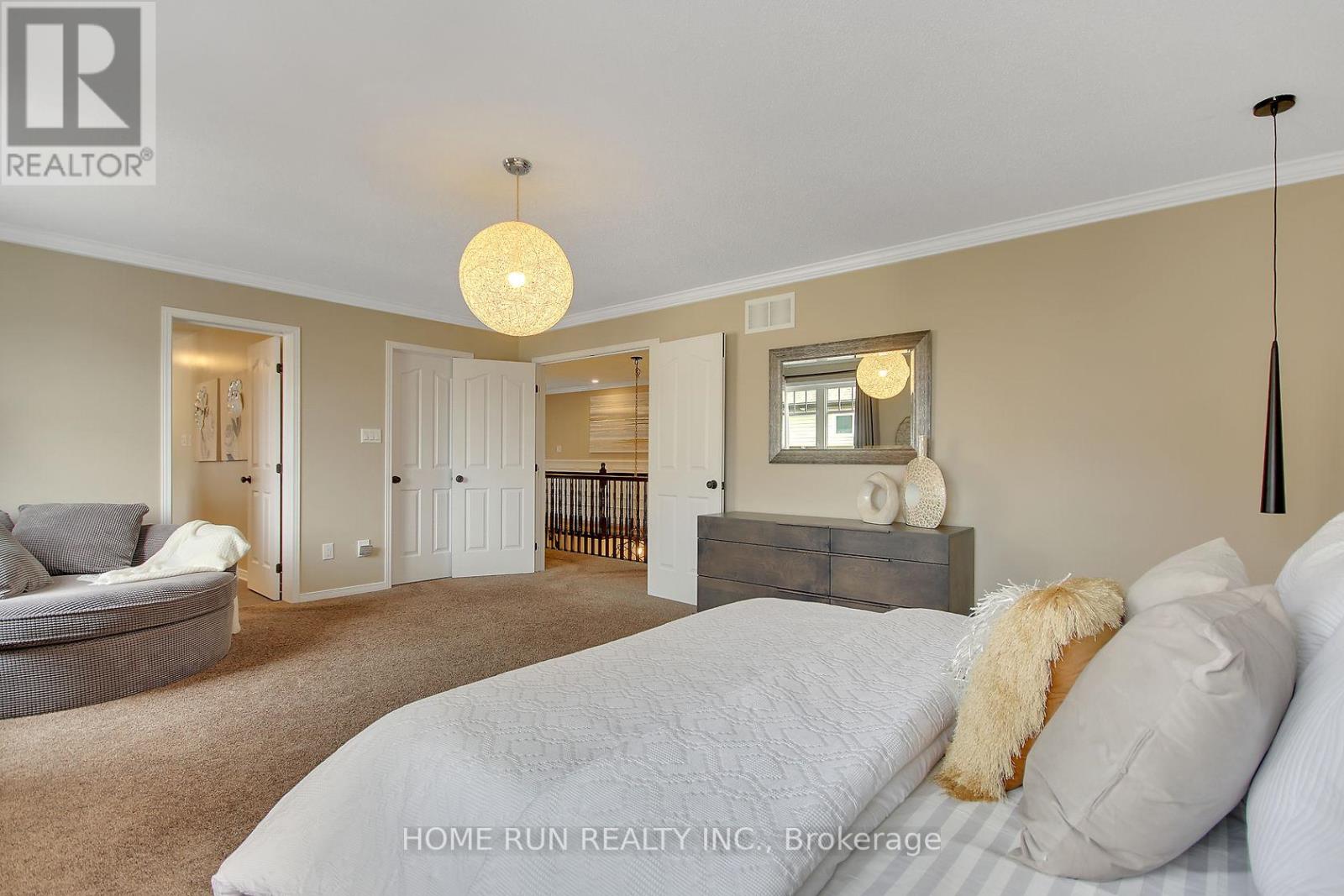 Photo 2 of 106 Danzig Terrace, Ottawa ON
