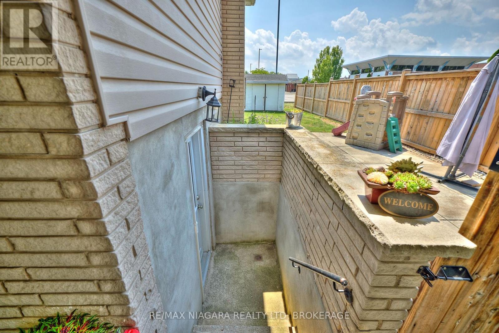 Photo 4 of 7 Crescentwood Drive, St Catharines ON
