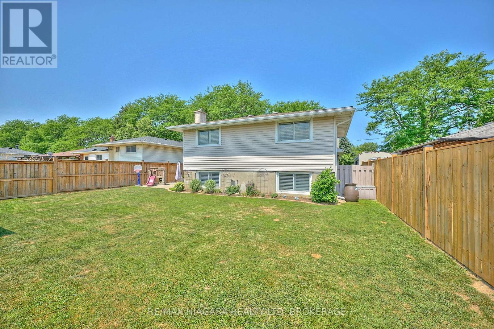 Photo 30 of 7 Crescentwood Drive, St Catharines ON