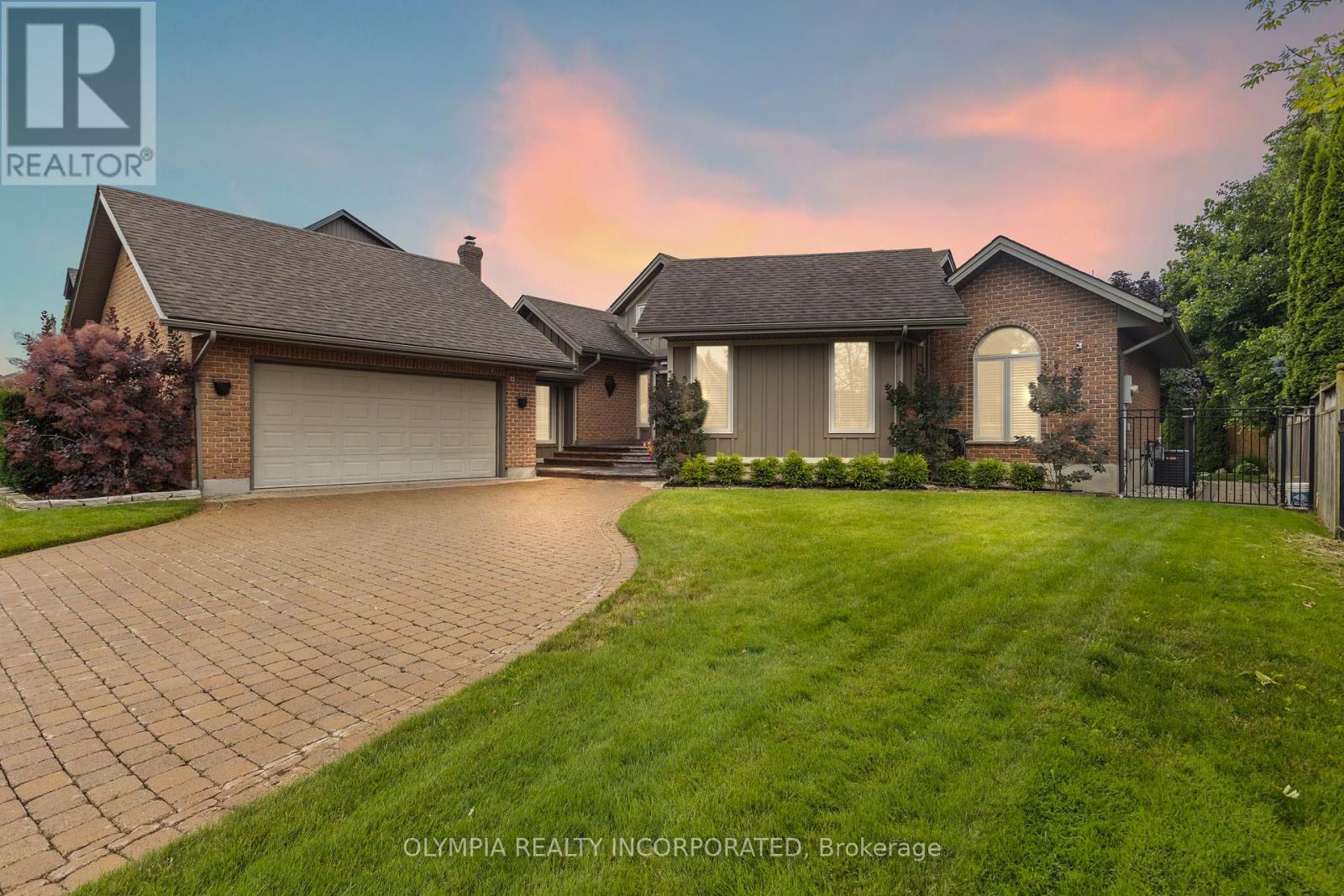 Photo 1 of 8198 Mount Olive Crescent, Niagara Falls ON