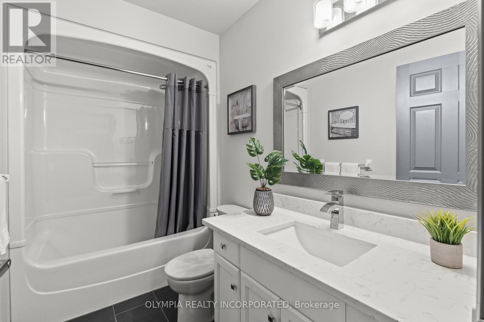 Photo 23 of 8198 Mount Olive Crescent, Niagara Falls ON