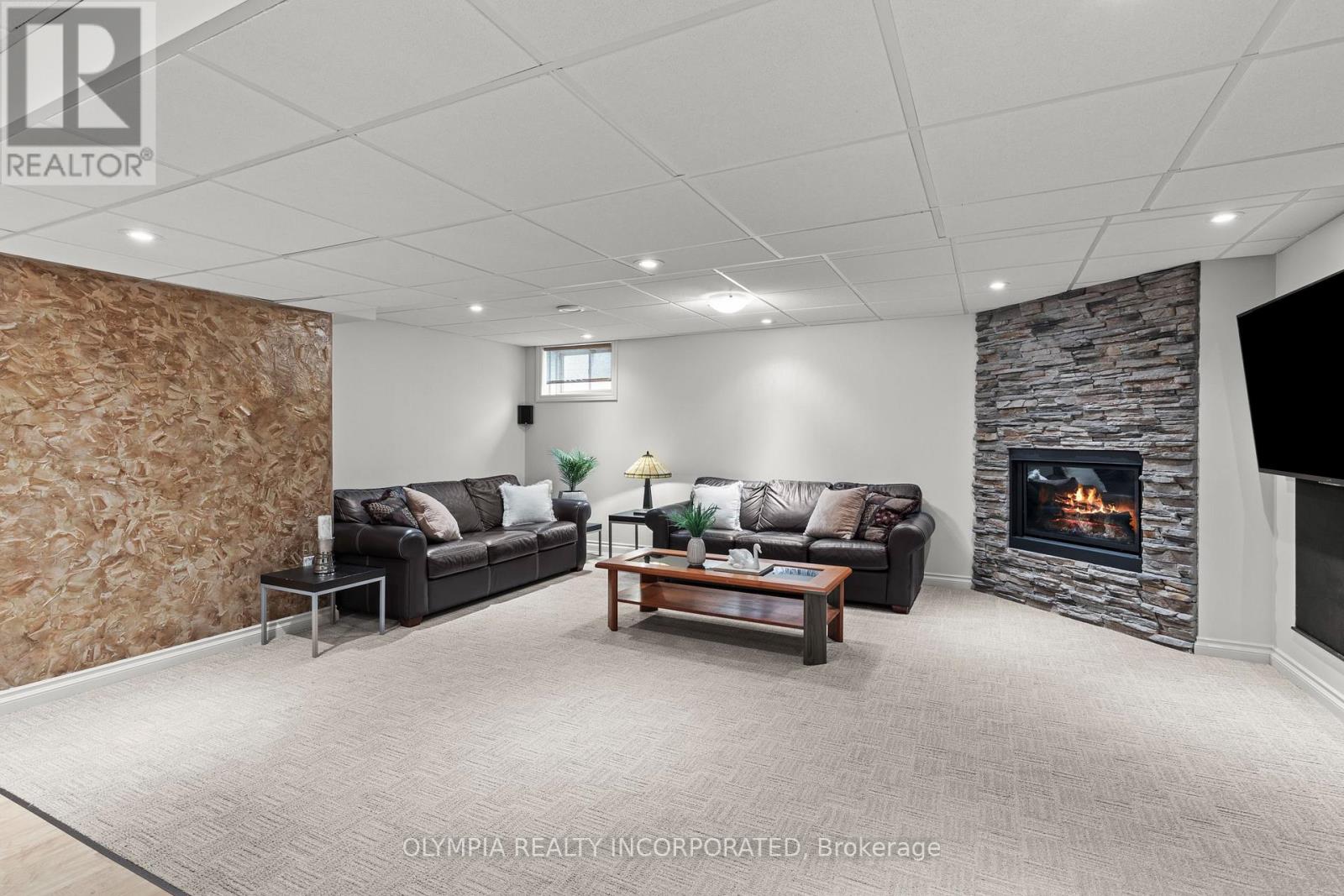 Photo 27 of 8198 Mount Olive Crescent, Niagara Falls ON