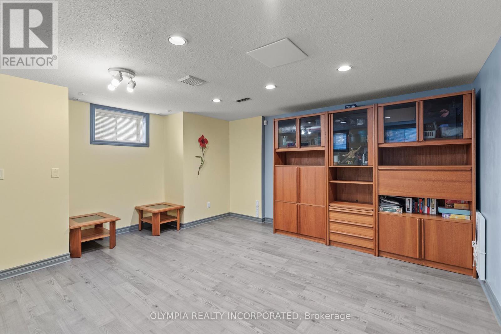Photo 34 of 8198 Mount Olive Crescent, Niagara Falls ON