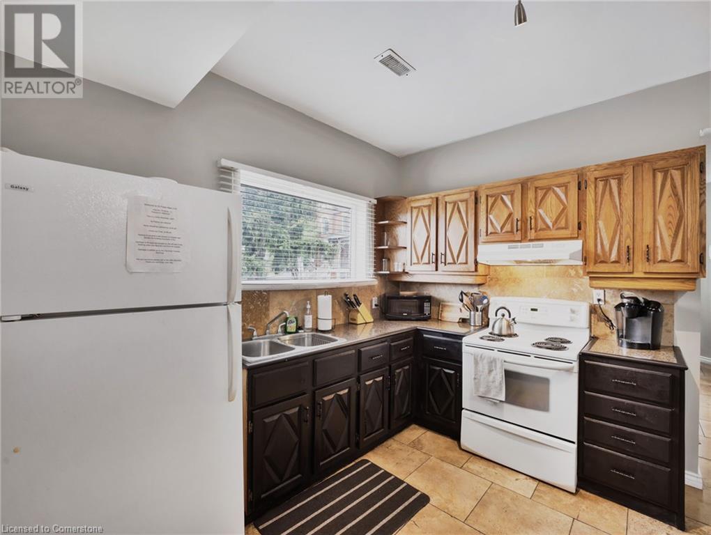 Photo 10 of 21 Foster Avenue, Hamilton ON