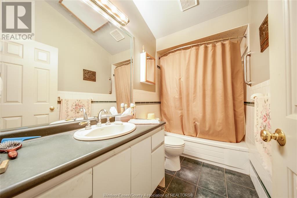 Photo 24 of 1401 Front Road South, Amherstburg ON