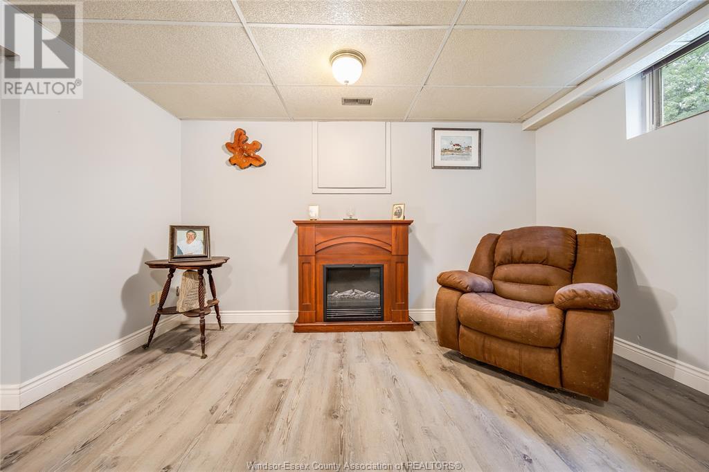 Photo 31 of 1401 Front Road South, Amherstburg ON