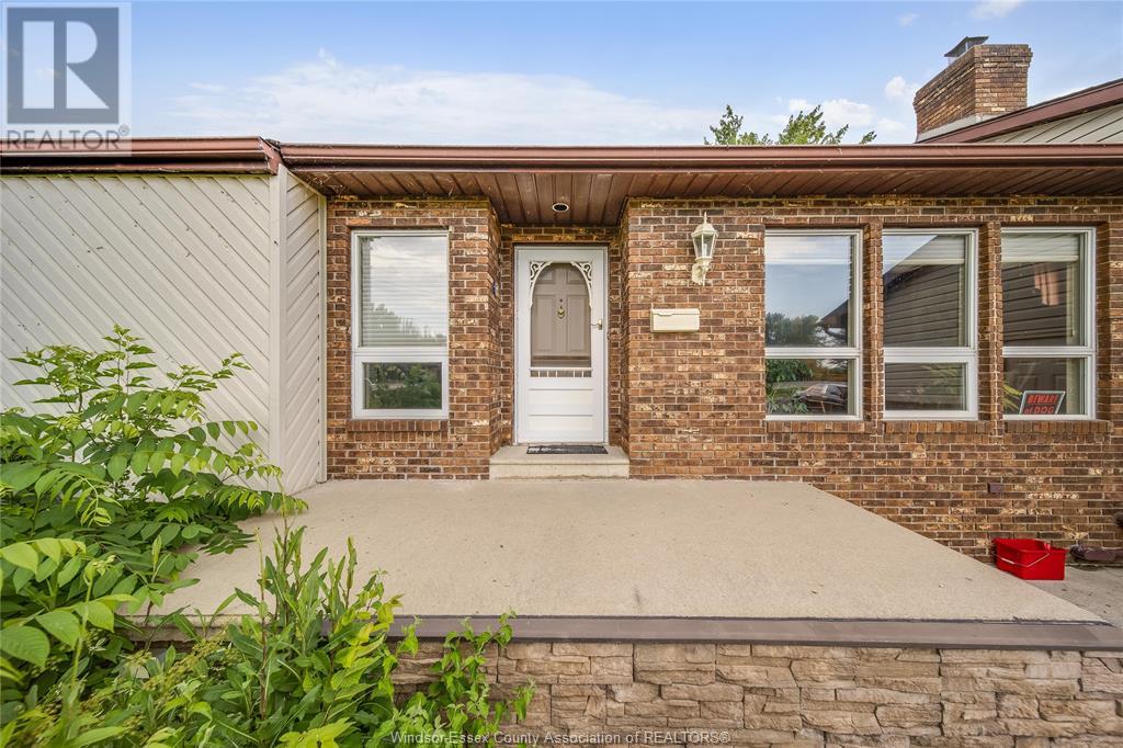 Photo 5 of 1401 Front Road South, Amherstburg ON
