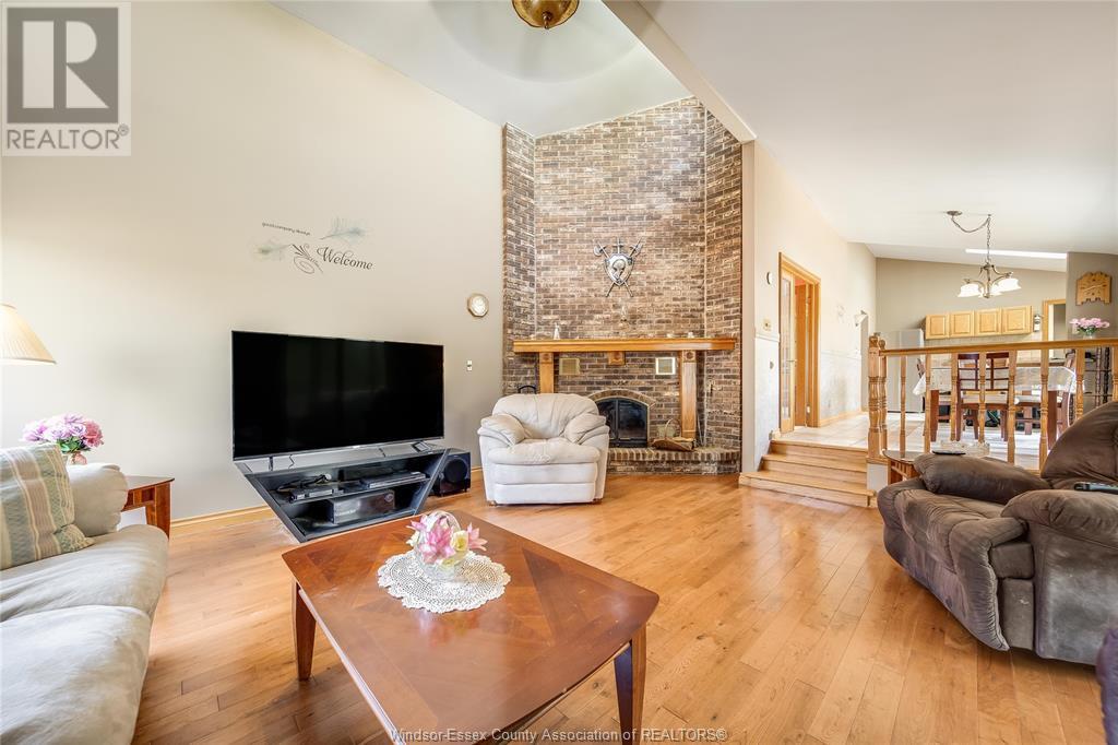 Photo 9 of 1401 Front Road South, Amherstburg ON