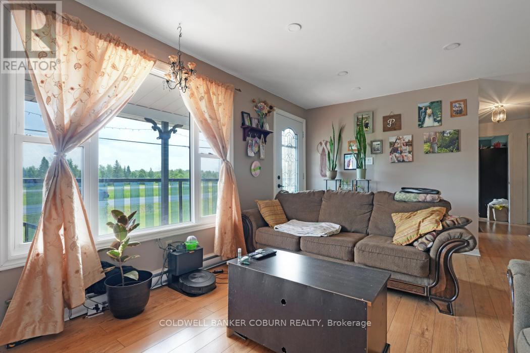 Photo 8 of 13191 Riverside Drive, South Dundas ON
